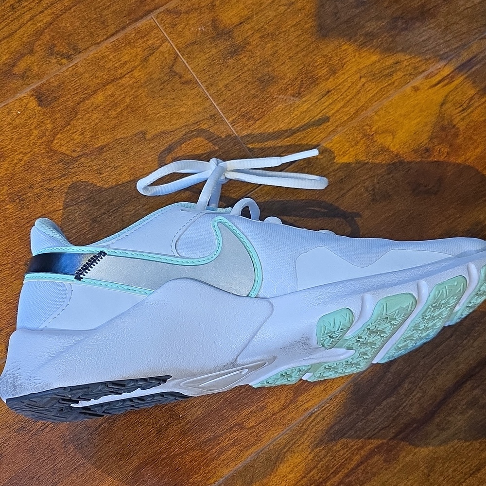 Nike Legend Essential Sneakers Women's 7 - Picture 8 of 11